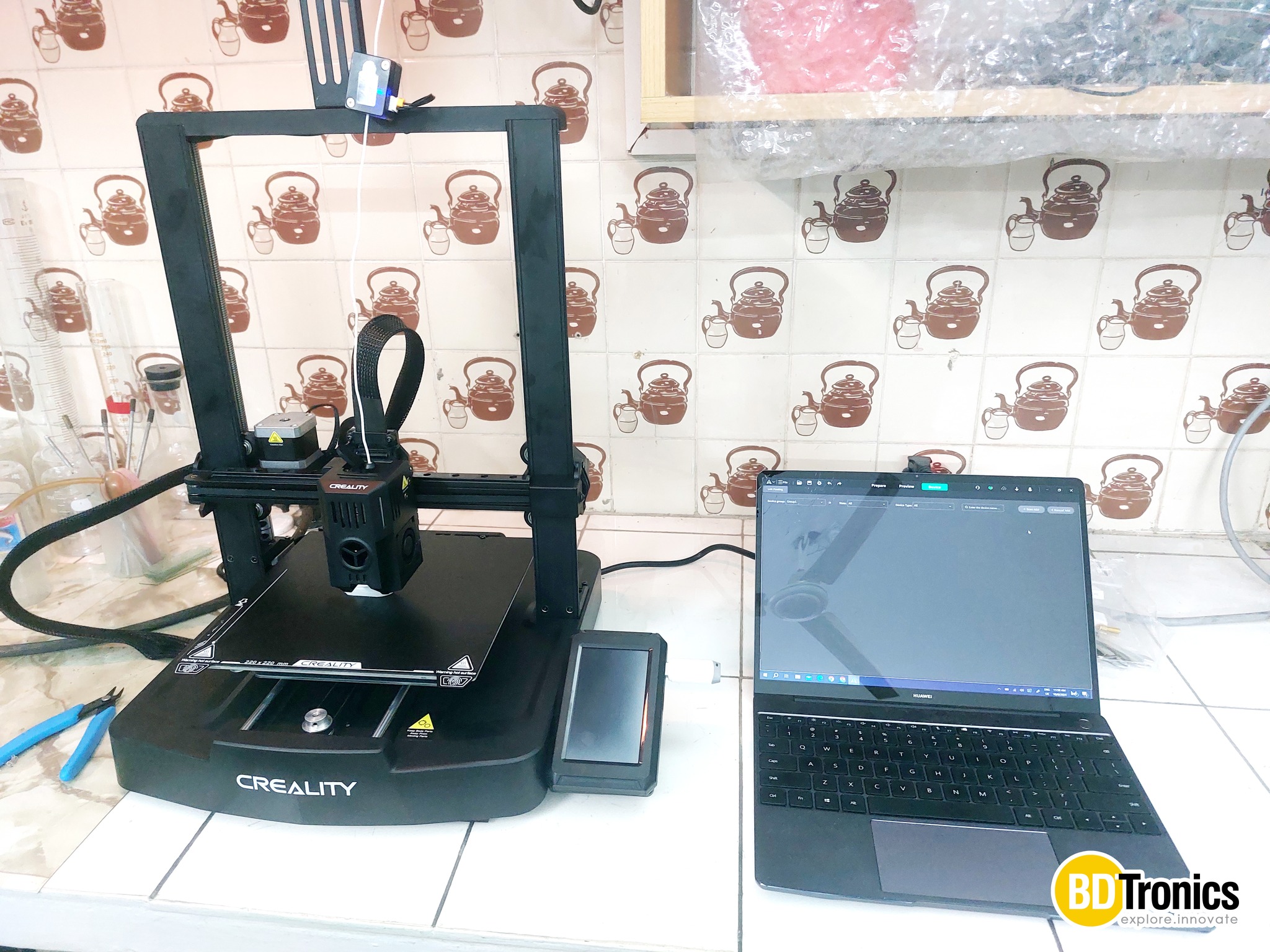 BDTronics delivers 3D printers to Maple Leaf International School
